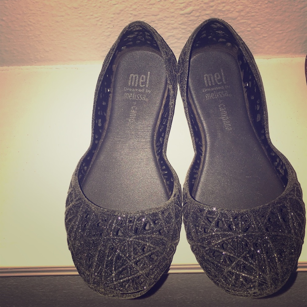 MINI MELISSA SIZE 11 ZIG ZAG SLIP ON